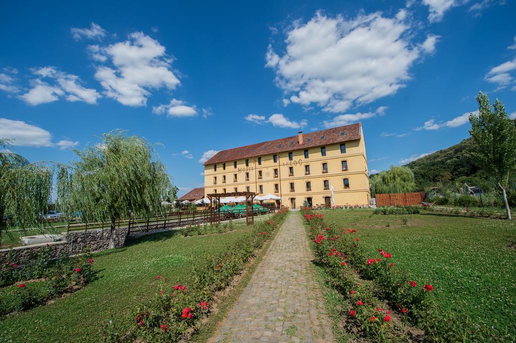 Hanul Moara Cu Noroc Ineu (Arad) Exterior foto